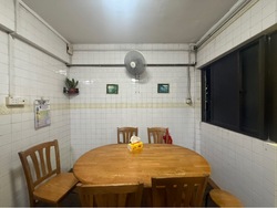 Blk 410 Jurong West Street 42 (Jurong West), HDB Executive #551456401